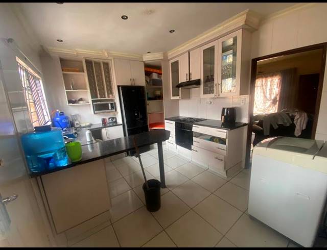 3 BEDROOM HOUSE FOR SALE IN KLIPSPRUIT WEST